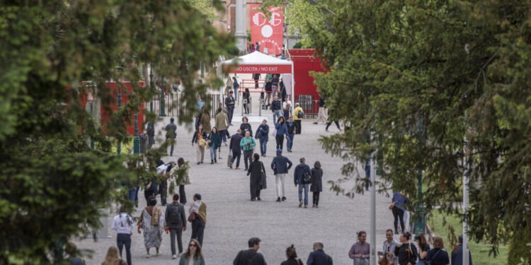 Arhitecții suceveni Daniel-Tudor Munteanu și Ana-Victoria Munteanu, premii la prestigioase competiții de arhitectură din România