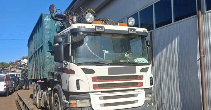 Cale ferată de la Păltinoasa, furată bucată cu bucată. Trei persoane au fost reținute