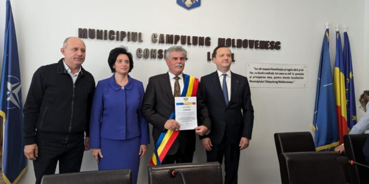 Primarul de la Cîmpulung Moldovenesc, Mihăiță Negură, la al patrulea mandat: În primele trei mandate s-au atras 100 de milioane de euro din fonduri europene, guvernamentale și de la Consiliul Județean (Foto)