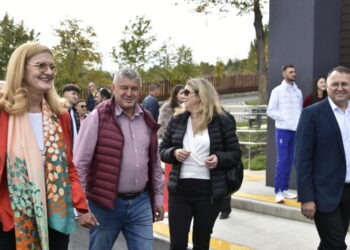 Elisabeta Lipă vrea ca baza nautică de la Fălticeni să devină centru național de pregătire pentru juniori:  Mă întreabă lumea: ”Ce are, domnule, Suceava de dă ațîția campioni?”. Păi, Suceava are aer curat, mîncare bio, părinți care își pun copiii la treabă (Foto)