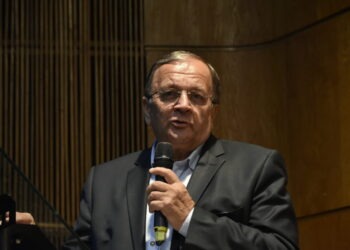 Gheorghe Flutur: Administrația liberală lasă un județ dezvoltat. Un județ cu cozonaci la care vine PSD să-i mănînce dimineața aburinzi