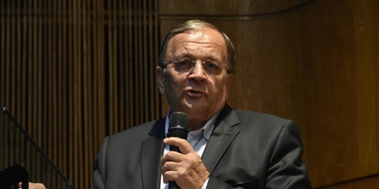 Gheorghe Flutur: Administrația liberală lasă un județ dezvoltat. Un județ cu cozonaci la care vine PSD să-i mănînce dimineața aburinzi