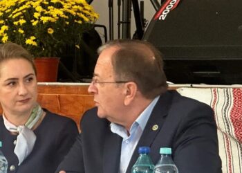 Profesoara Veronica Anechitei, noul primar al comunei Grămești, a depus jurămîntul. Gheorghe Flutur: Închei această acțiune de instalare a primarilor, de depunere a jurământului, cu sentimentul că echipa liberală de primari din județul Suceava este foarte puternică