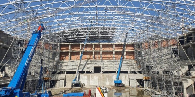 Structura de beton a sălii polivalente a fost finalizată, iar structura metalică este gata în proporție de 80% (Foto)