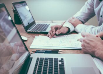 10 industrii care vor performa în 2025