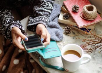 Beneficiile jocurilor online pe smartphone pentru stimularea intelectului și pentru distracție