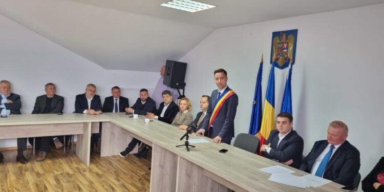 În prezența mai multor lideri PSD, liberalul Ezekiel Belțic a depus jurămîntul pentru un nou mandat de primar al orașului Salcea