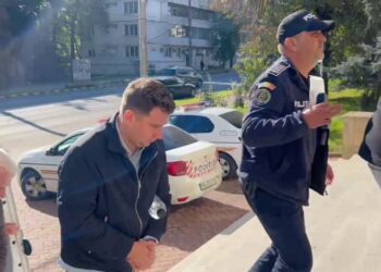 Medicul anestezit Flaviu Sima, fostul manager al Spitalului Municipal Rădăuți, acuzat de cele mai multe fapte de corupție dintre toți cei cercetați în dosarul deschis de DNA Suceava. Un post de brancardier ar fi costat 6.000 de euro