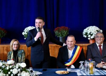 Alin Boșutar a depus jurămîntul de primar al comunei Moldovița. Gheorghe Șoldan:  L-am simțit foarte emoționat pe Alin și i-am spus că e bine să ai emoții, pentru că asta înseamnă că îți pasă