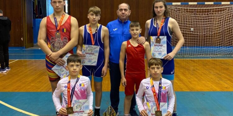 Luptătorii de greco-romane de la LPS Suceava, pregătiți de Valerică Gherasim, au obținut cinci medalii la Campionatul Național