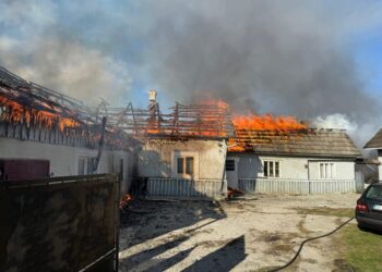 Continuă seria incendiilor dezastruoase, care ruinează familii, din cauza coșurilor de fum