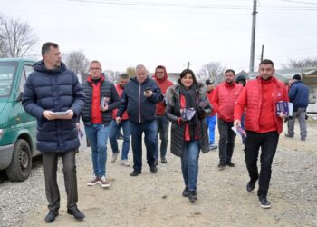 Social-democrați, în piața de la Boroaia: Administrația Gheorghe Șoldan are nevoie de cît mai mult sprijin la București pentru a dezvolta Suceava și fiecare localitate din județ