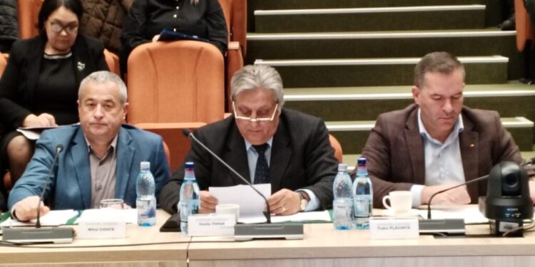 Consilierul județean liberal Vasile Tofan, despre boicotul PNL: Nu împiedicăm proiectele pentru dezvoltarea județului. Votăm cu două mîini, dar fără șmecherii