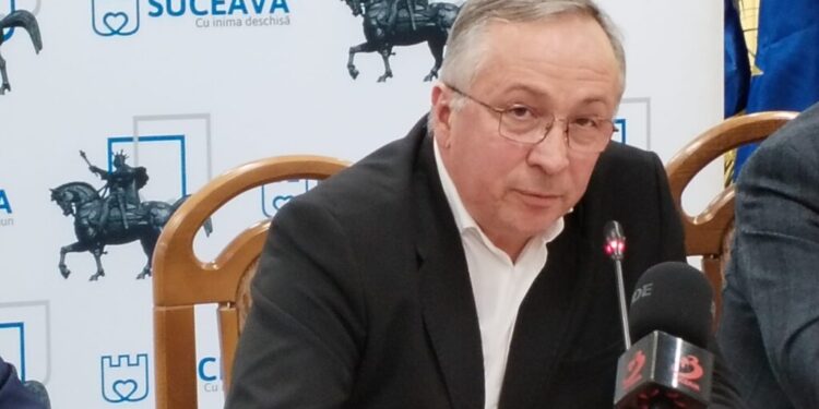 Dan Ioan Cușnir și Daniel Ungurian, noii viceprimari ai Sucevei. Aceștia au fost aleși de toți cei 20 de consilieri prezenți în sală