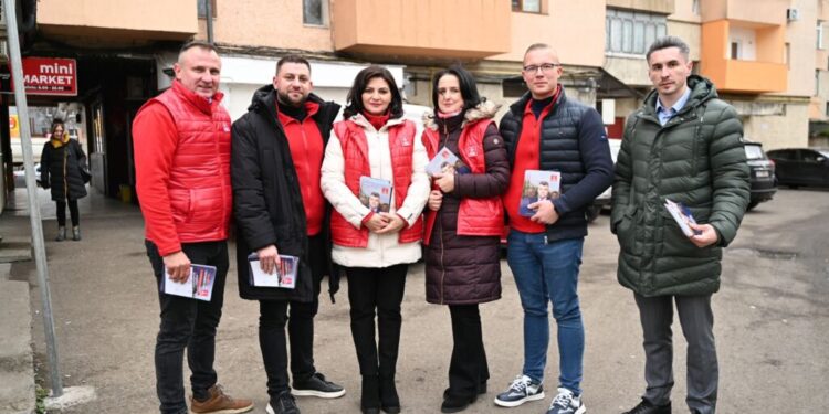 Social-democrații, prin Suceava, în dialog cu cetățenii: Este esențial să avem o echipă unită de parlamentari care să lucreze pentru interesele sucevenilor