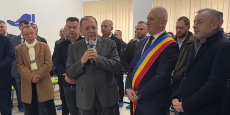La Vicovu de Sus s-a inaugurat un centru medico-social. Gheorghe Flutur, către primar: Dragă prietene Vasile Iliuț, felicitări! Mai bifăm la Vicovu de Sus încă un lucru realizat