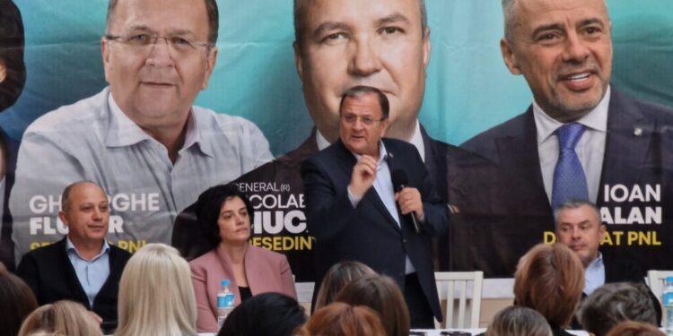 Gheorghe Flutur, după un eveniment al Organizației de Femei a PNL la care au participat 500 de persoane: Entuziasmul de la întîlnirea din Gura Humorului mă face să fiu și mai optimist că sucevenii își vor lua revanșa la alegerile prezidențiale și parlamentare