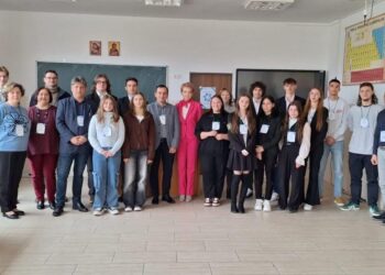 Toate premiile de la concursul județean „Investigația sociologică”, cîștigate de echipaje de la Colegiul Național ”Eudoxiu Hurmuzachi” Rădăuți