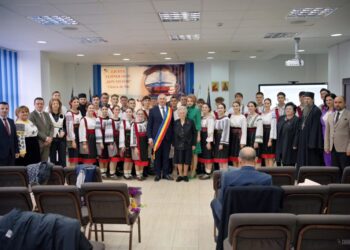 Singura nepoată a istoricului și militantului unionist bucovinean Ion Nistor, Ileana Funduc, a donat o bucată de teren la Vicovu de Sus, pentru construirea unei case memoriale. Doamna Funduc a primit titlul de cetățean de onoare al orașului