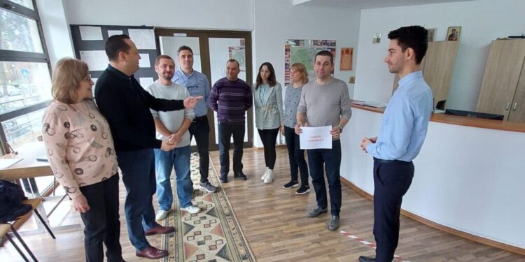 Prefectul de Suceava, Alexandru Moldovan, a avut un prim dialog cu reprezentanții angajaților Arhivelor Naționale, care au declanșat greva generală