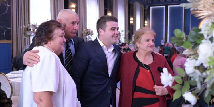 Președintele PSD al Consiliului Județean Suceava, Gheorghe Șoldan, la o întîlnire cu seniorii: Avem nevoie de o echipă cît mai puternică de parlamentari social-democrați, pentru marile proiecte de dezvoltare a municipiului și a județului Suceava
