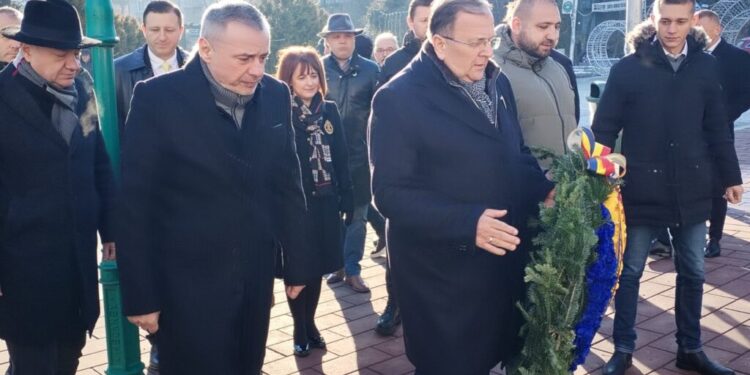 Liberalii suceveni, la bustul lui Iancu Flondor. Gheorghe Flutur: Dacă nu era Unirea Bucovinei cu Țara, nu era pe 1 Decembrie Marea Unire (Foto)