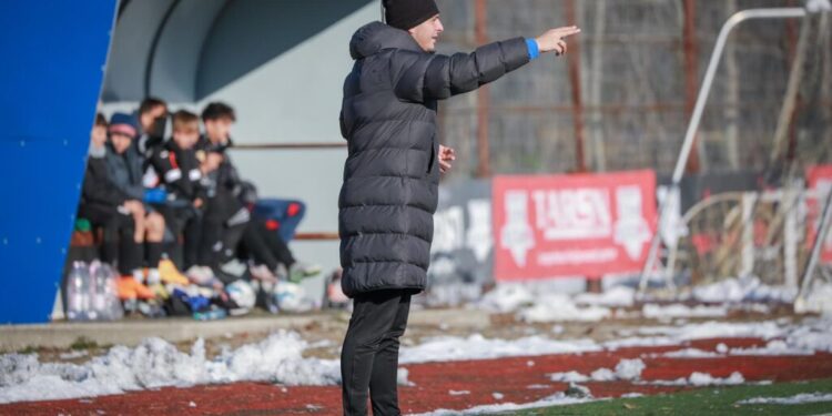 Profesorul Sebastian Vicol, antrenor la LPS, la echipa de fotbal U14: La Liceul cu Program Sportiv beneficez de toate condițiile în ceea ce privește baza materială, dar lipsește un teren cu nocturnă