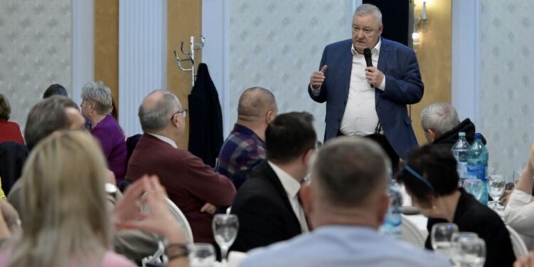 Pentru a încuraja tinerii să se ocupe de agricultură, președintele PSD Suceava, Ioan Stan, propune oferirea unor prime de angajare