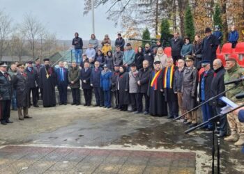 Echipă PSD Suceava, la Cornu Luncii, la Ziua Veteranilor Militari: Primarul Gheorghe Fron merită toate felicitările pentru inițiativele sale de a onora constant Armata Română și veteranii săi