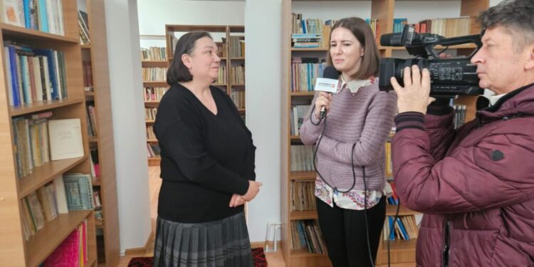 Televiziunea Intermedia, donație de carte făcută la Putna, în cadrul campaniei ”Carte la sate”