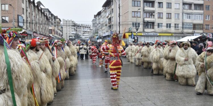 Traseul paradei obiceiurilor populare, scurtat foarte tare, pentru a nu bloca mai multe artere de circulație. Unii dintre spectatori au fost nemulțumiți de această decizie, pentru că nu au putut vedea parada foarte bine (Foto)