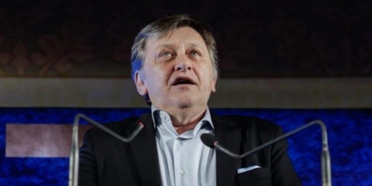 Orest Onofrei nu crede în șansa lui Crin Antonescu de a cîștiga alegerile prezidențiale: Este un om care vine după opt ani de absență pasivă