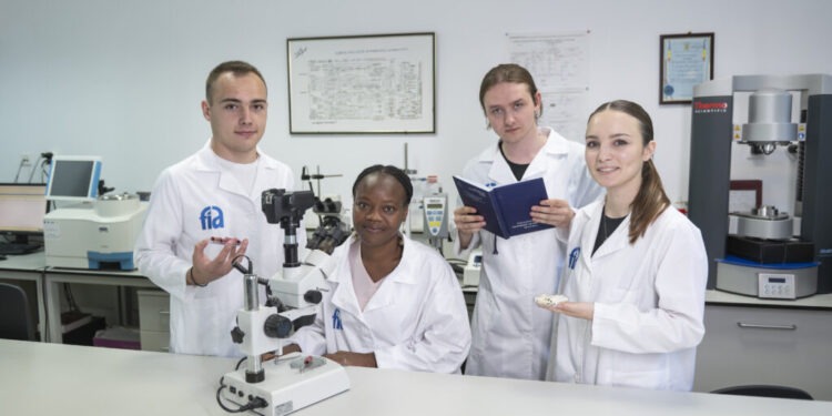 USV. Program de studii de doi ani dedicat suplimentelor alimentare. Diploma este recunoscută la nivel național și internațional
