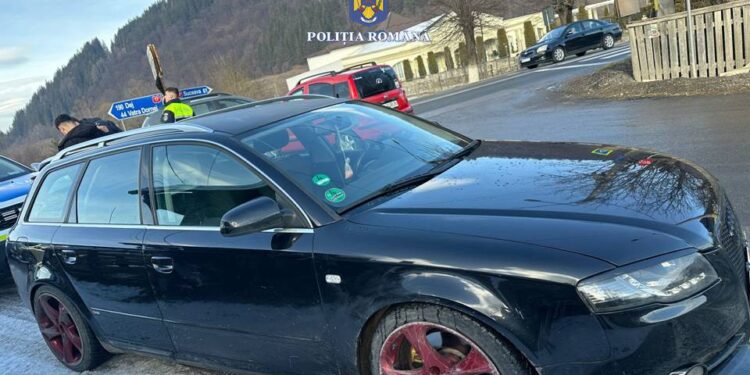 Un tînăr a rămas fără mașină și s-a ales cu trei dosare penale, după ce a alimentat într-o benzinărie și a plecat fără să plătească. Tînărul a ieșit pozitiv la cocaină și amfetamină