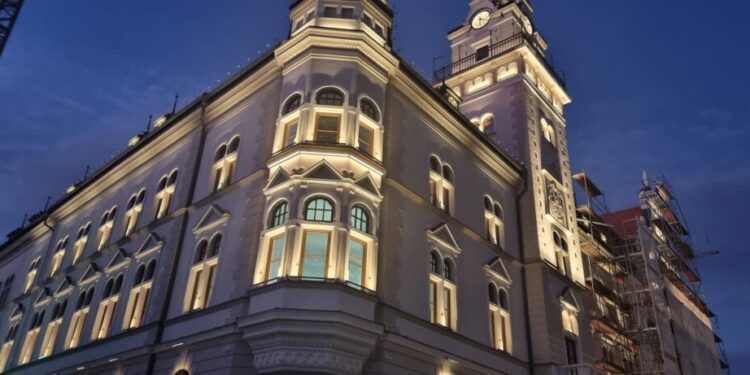 Lucrările de la Palatul Administrativ vor fi terminate mai repede. Sala polivalentă a Sucevei va fi gata în această vară