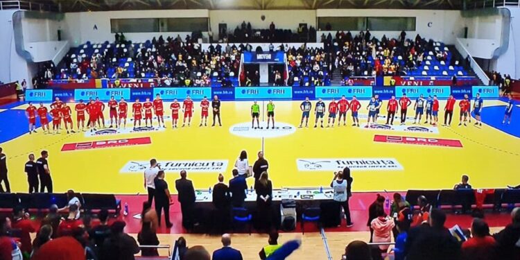 Handbalistul CSU Suceava Sorin Grigore, unul dintre cei mai buni jucători din partida România-Serbia, de la Trofeul Carpați