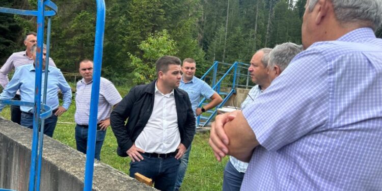 A fost semnat contractul pentru execuția lucrărilor de decolmatare a lacului Solca. Gheorghe Șoldan: În sfîrșit, vom rezolva problema alimentării cu apă a acestui oraș