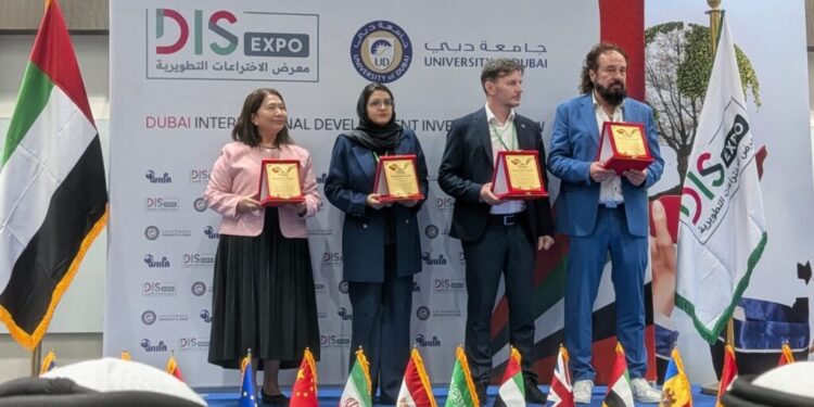 Universitatea suceveană, trei medalii de aur la un eveniment găzduit de Universitatea din Dubai și susţinut de World Inventors and Intellectual Property Associations