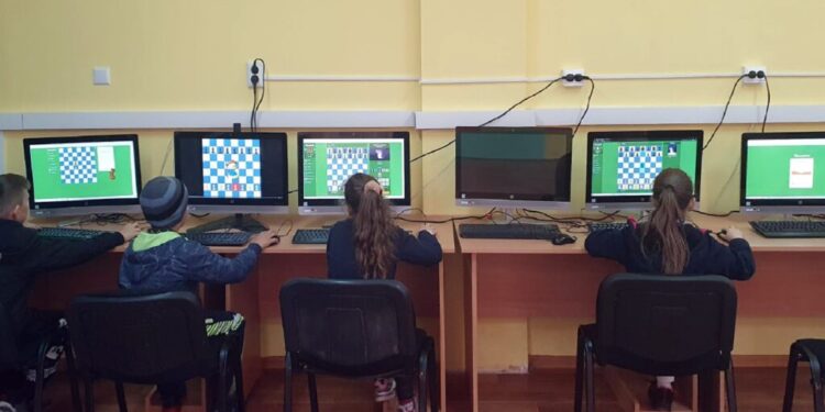 Proiect pentru alfabetizarea media a 300 de copii din județul Suceava