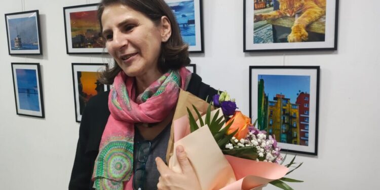 Expoziție cu fotografii din Istanbul, la Galeria ”Zamca”. Fotografiile sînt de vînzare, iar banii vor fi folosiți pentru sprijinirea a 60 de copii din cătunul Țâmpoceni, comuna Păltinoasa (Foto)