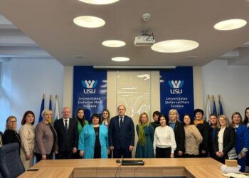 Profesori de la universitatea din Bălți, la universitatea suceveană, la un stagiu de formare