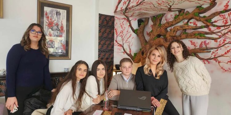 Prof. dr. Anca Gorban, vizavi de noile planuri-cadru: Elevii de la Pedagogie intră în practică pedagogică la clasele de primar. E foarte greu să predai ca elev de clasa a XII-a Istorie sau Geografie, atîta timp cît tu nu faci disciplina la școală