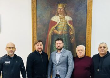 Echipa de lupte U15 a Estoniei, într-un stagiu de pregătire la Rădăuți. Sportivii sînt însoțiți și de vicepreședintele federației de profil