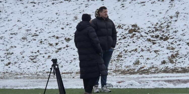 Humoreanca Gabriela Popescu îl va auzi oare pe humoreanul Mihai Macovei?