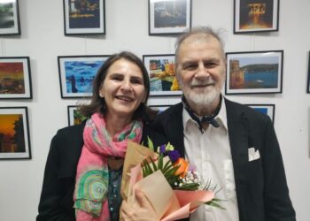 Expoziție cu fotografii din Istanbul, la Galeria ”Zamca”. Fotografiile sînt de vînzare, iar banii vor fi folosiți pentru sprijinirea a 60 de copii din cătunul Țâmpoceni, comuna Păltinoasa (Foto)