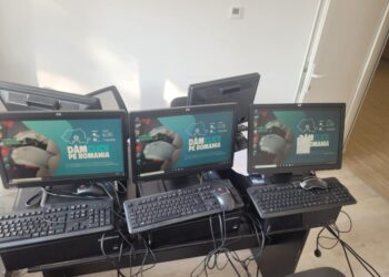 20 de copii și tineri din cadrul Serviciului de Asistență Maternală Suceava au primit cîte un calculator. Prioritate au avut copiii cu rezultate școlare mai scăzute, pentru a-i sprijini în depășirea obstacolelor educaționale
