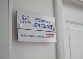 Mulțumiri publice adresate familiei, pentru că a fost de acord ca noua bibliotecă a Liceului cu Program Sportiv Suceava să poarte numele regretatului profesor și poet Ion Cozmei