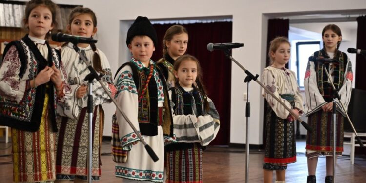 14 ansambluri folclorice din bazinul Dornelor și din Cîmpulung Moldovenesc, la faza zonală a ”Comorilor de suflet românesc”