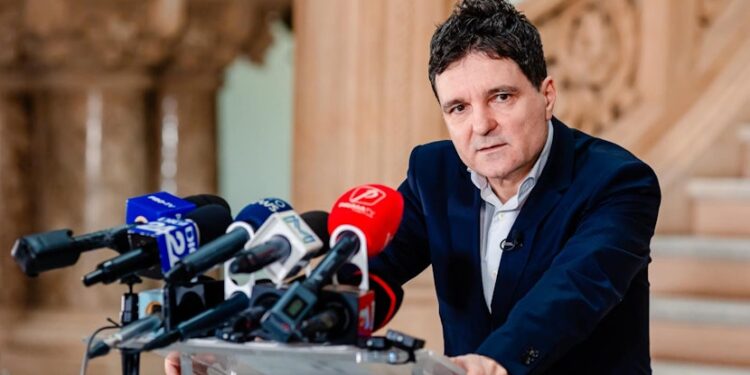 Radu Ciornei, fost deputat USR de Suceava: Cred că oamenii care se bat pentru turul II sînt Nicușor Dan, Crin Antonescu și George Simion