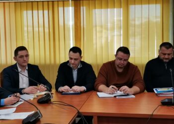 Vasile Rîmbu a prezentat noii șefi din Primăria Sucevei. La Salubrizare a fost numit Eugen Bojoreanu, zis Puiu`, despre care primarul a spus că-și dorește să fie vultur